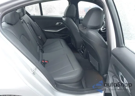 2021 BMW 330I xDrive z USA, uszkodzony, nr VIN WBA5R7C0XMFK87119